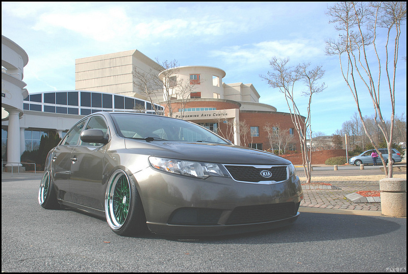 photo 4 Kia Forte custom wheels Leon Hardiritt Bugel 18x9.0, ET +7, tire size 215/35 R18. 18x10.0 ET+26