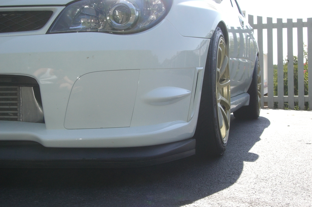 photo 3 Subaru Impreza WRX custom wheels Rota G-Force 18x9.0, ET +35, tire size 225/40 R18. x ET 