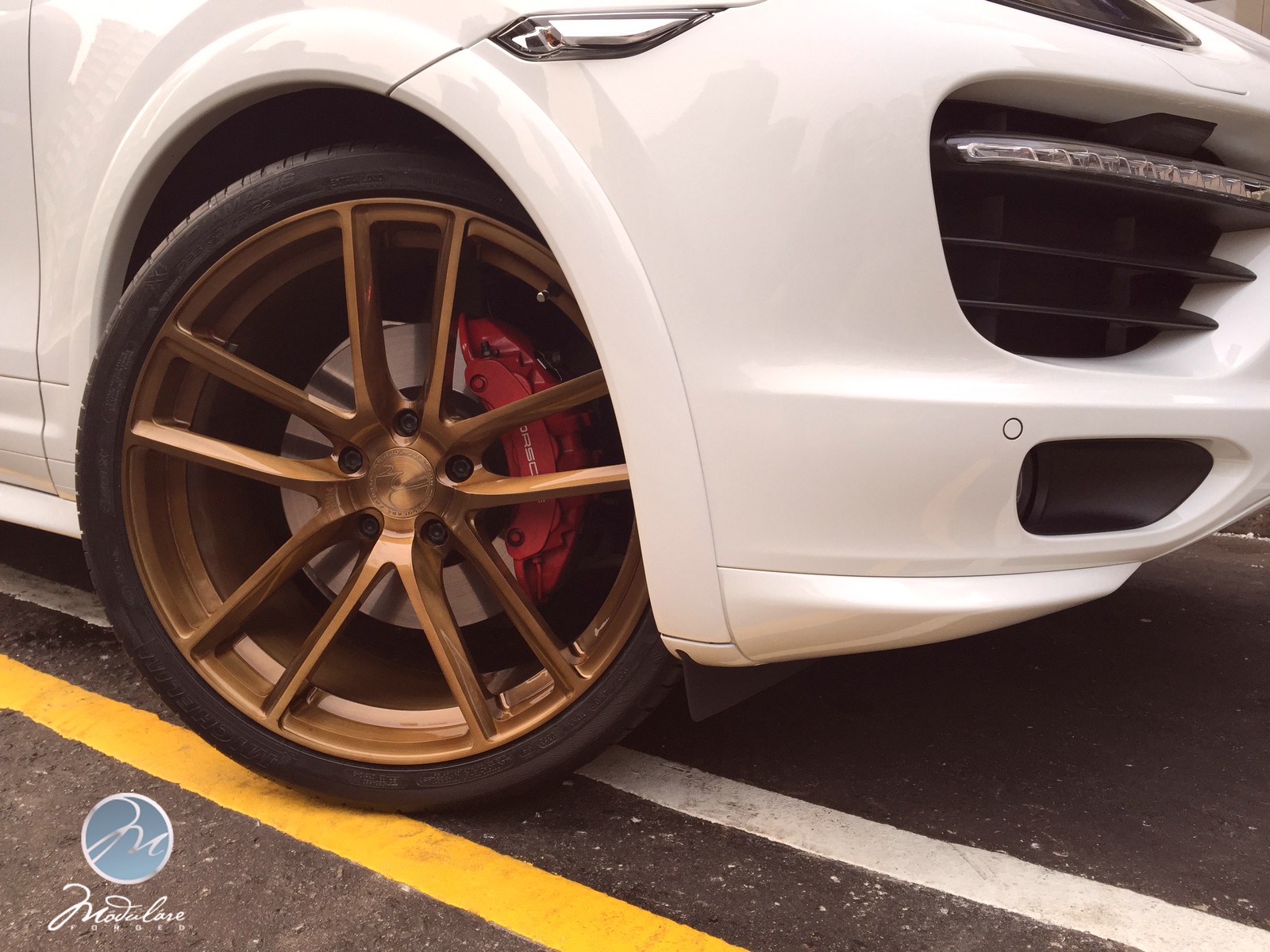 photo 1 Porsche Cayenne custom wheels Modulare B30 22x10.0, ET , tire size X R22. x ET 