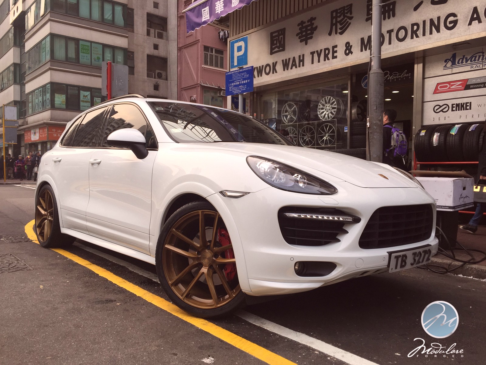 photo 3 Porsche Cayenne custom wheels Modulare B30 22x10.0, ET , tire size X R22. x ET 
