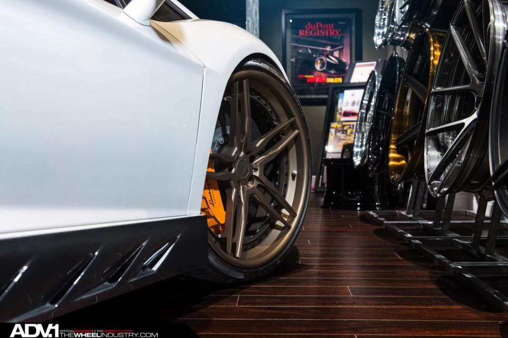 photo 3 Lamborghini Aventador custom wheels ADV05 M.V2 CS  21x9.5, ET , tire size X R21. 22x12.5 ET 