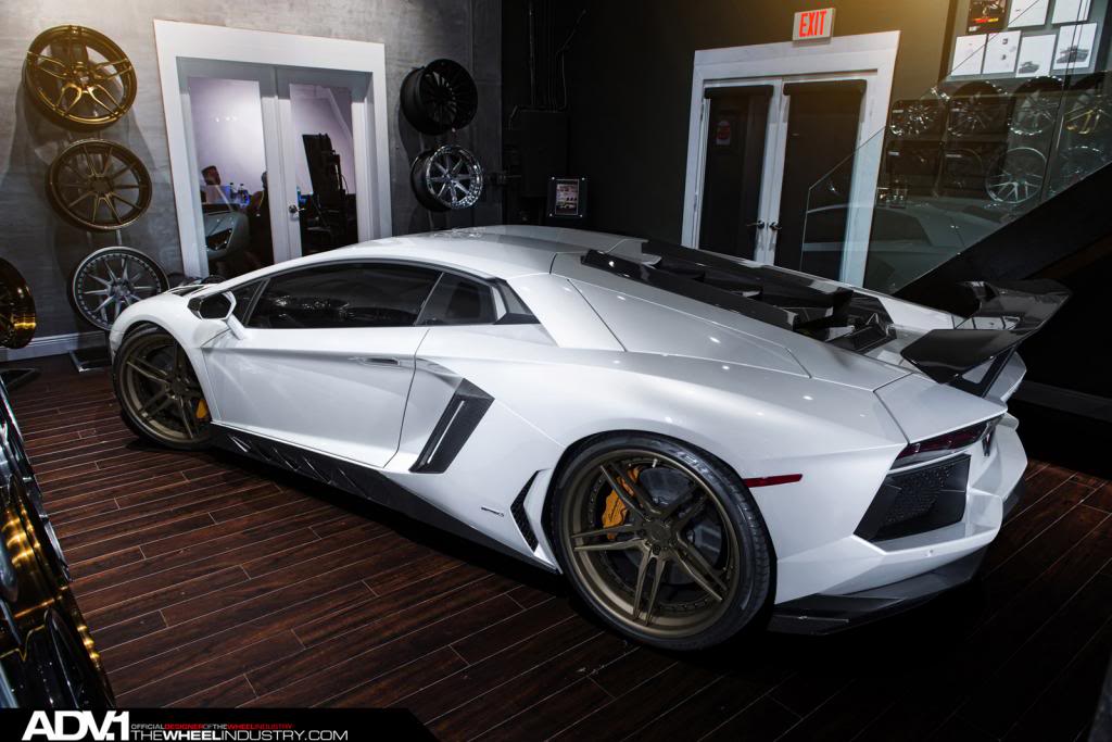 photo 5 Lamborghini Aventador custom wheels ADV05 M.V2 CS  21x9.5, ET , tire size X R21. 22x12.5 ET 