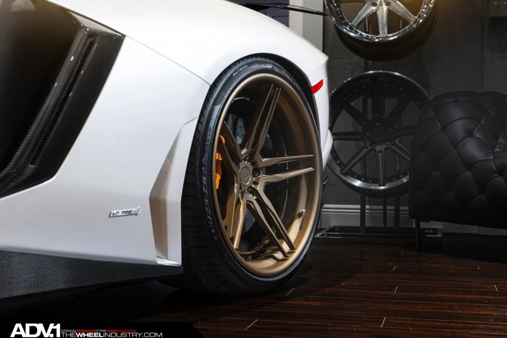 photo 6 Lamborghini Aventador custom wheels ADV05 M.V2 CS  21x9.5, ET , tire size X R21. 22x12.5 ET 