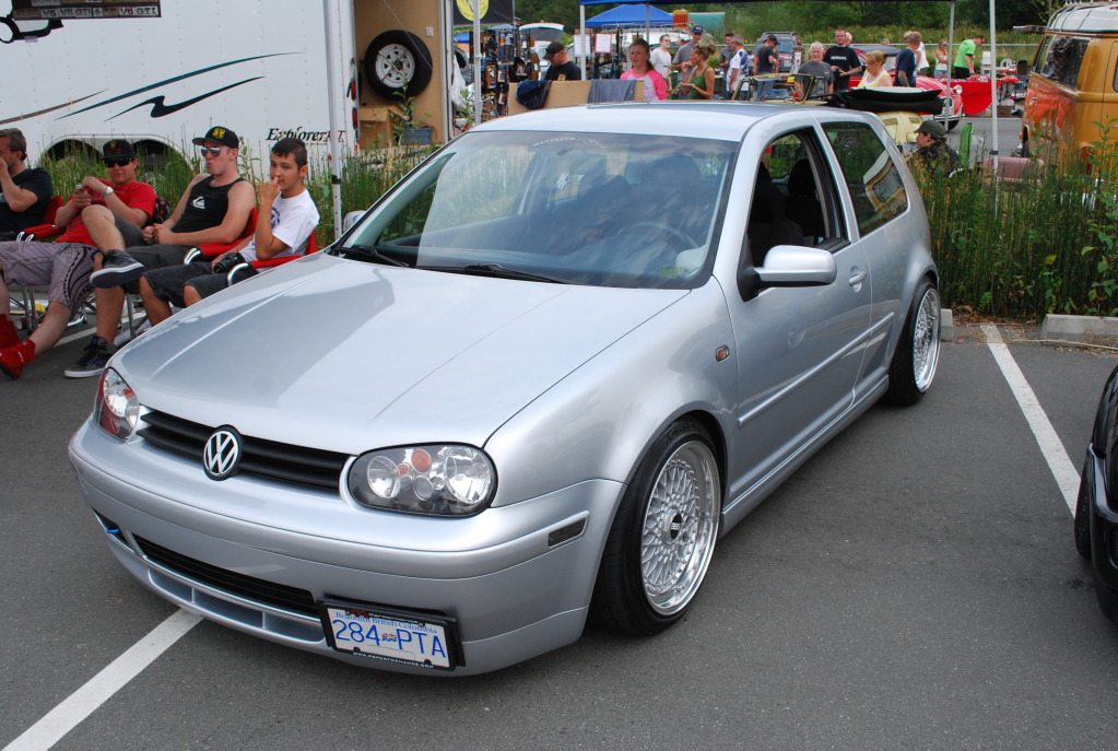 photo 1 Volkswagen Jetta custom wheels BBS RS Hybrid 17x9.0, ET +25, tire size 205/45 R17. 17x9.0 ET+14