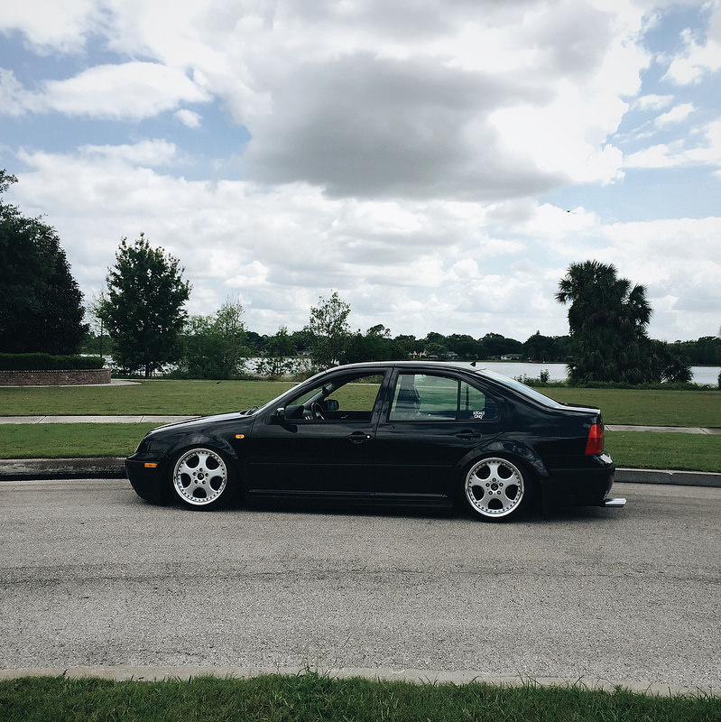 photo 2 Volkswagen Jetta custom wheels Work  17x8.0, ET +12, tire size 205/40 R17. 17x9.0 ET+23 