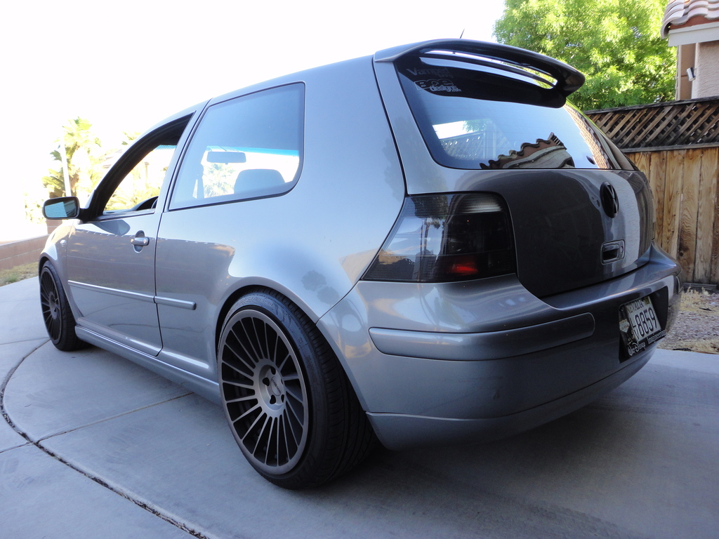 photo 2 Volkswagen Golf custom wheels Rotiform  IND-T 18x8.5, ET +32, tire size 215/40 R18. 18x9.5 ET+23 225/40 R18