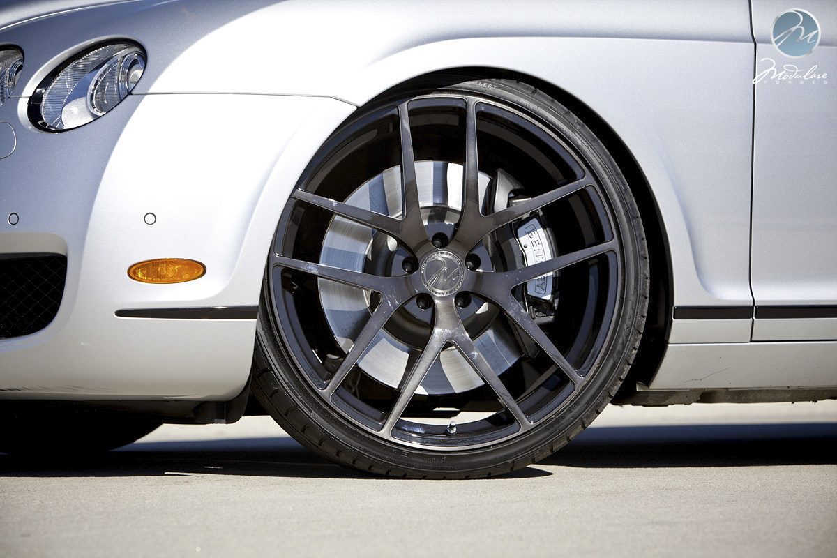 photo 6 Bentley Continental GT custom wheels Modulare B18 22x9.5, ET , tire size X R22. 22x10.5 ET