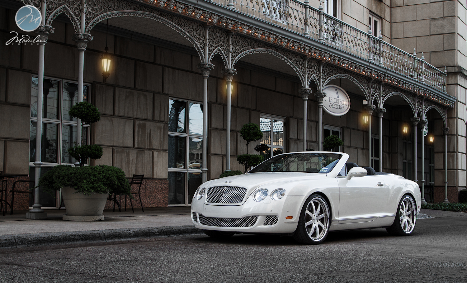 photo 3 Bentley Continental GTC custom wheels Modulare M28 22x9.5, ET , tire size 265/30 R22. 22x10.5 ET 295/25 R22