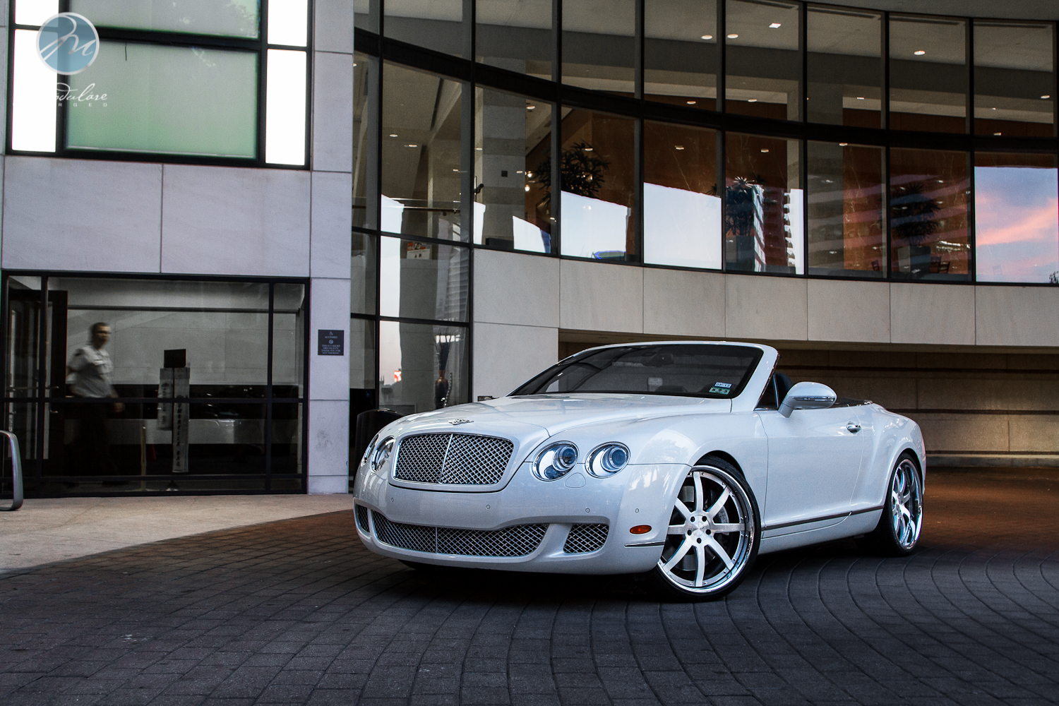 photo 9 Bentley Continental GTC custom wheels Modulare M28 22x9.5, ET , tire size 265/30 R22. 22x10.5 ET 295/25 R22