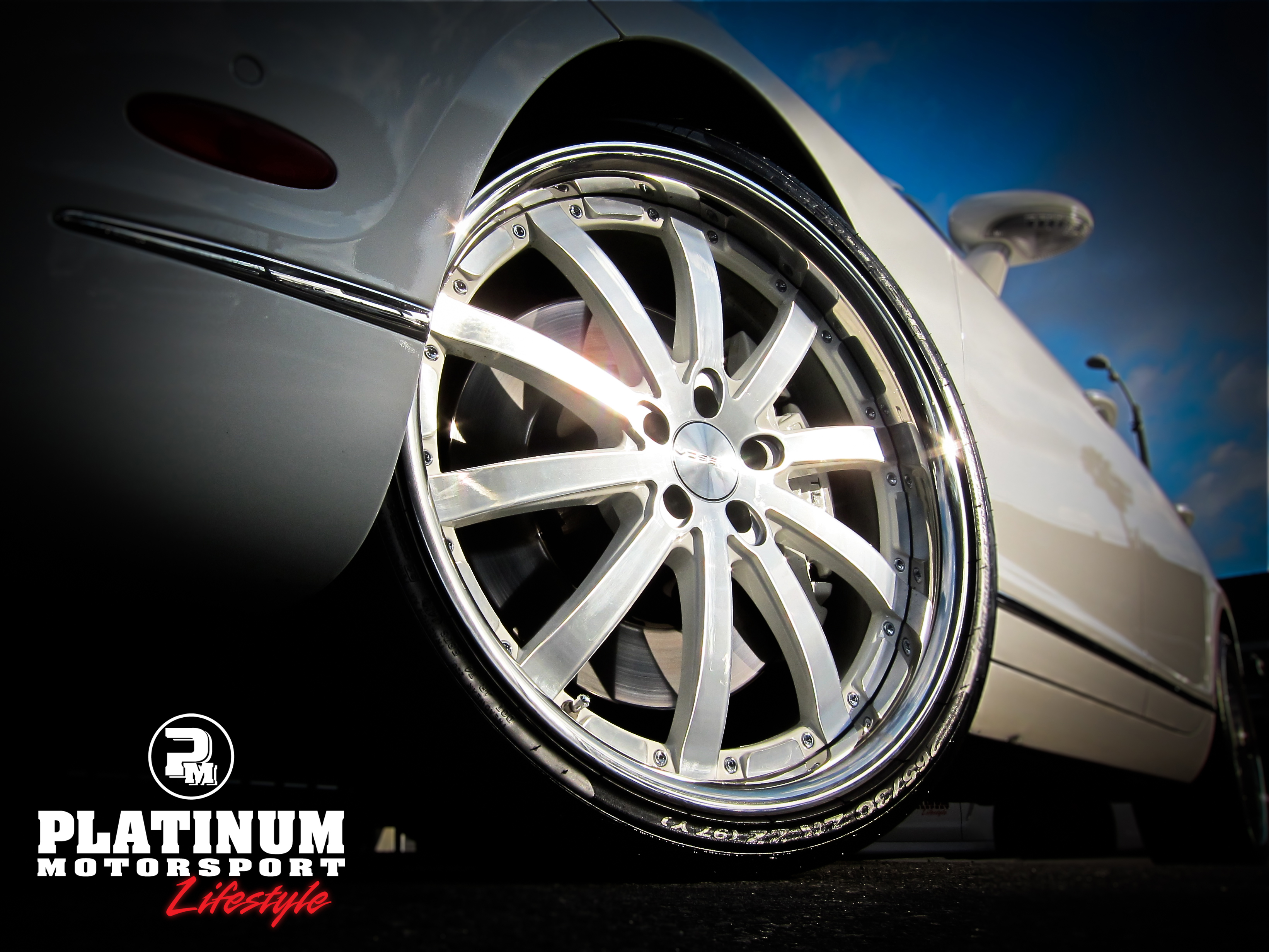 photo 1 Bentley Continental Flying Spur custom wheels Vossen VVS-083 22x, ET , tire size X R22. x ET 
