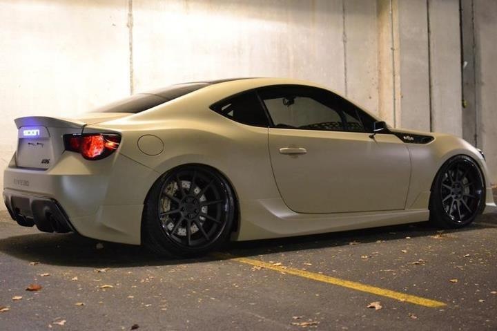 photo 2 Scion FR-S custom wheels Cosmis MR II Racing 18x8.5, ET +22, tire size 225/40 R18. x ET 