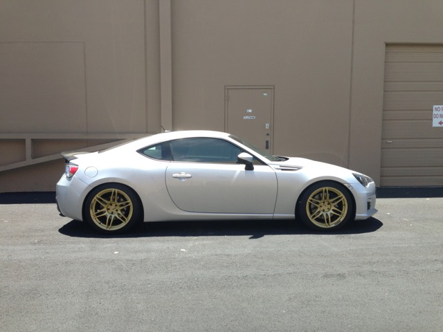 photo 6 Scion FR-S custom wheels Cosmis MR II Racing 18x8.5, ET +22, tire size 225/40 R18. x ET 