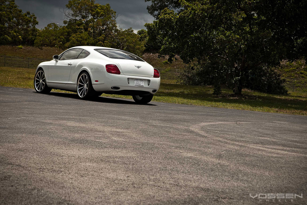 photo 6 Bentley Continental GT custom wheels Vossen CV1 22x9.0, ET , tire size X R22. 22x10.5 ET 