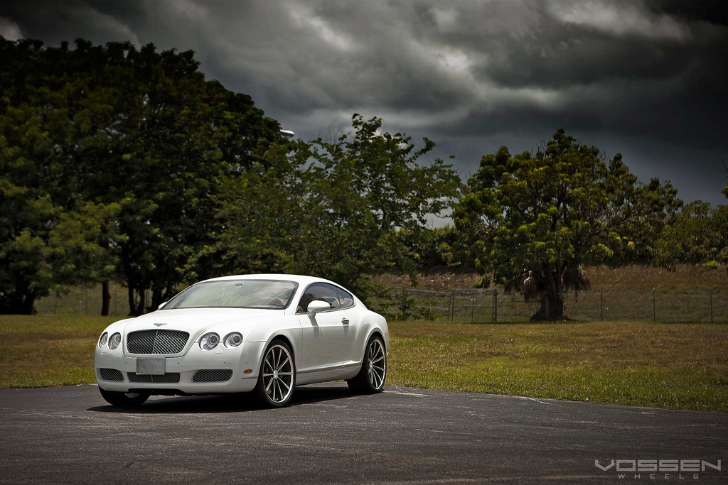 photo 7 Bentley Continental GT custom wheels Vossen CV1 22x9.0, ET , tire size X R22. 22x10.5 ET 