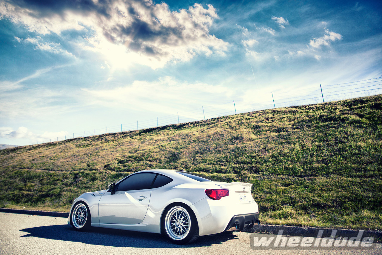 photo 7 Scion FR-S custom wheels Linea Corse Lemans 18x8.5, ET +40, tire size 225/40 R18. 18x9.5 ET+40 255/35 R18