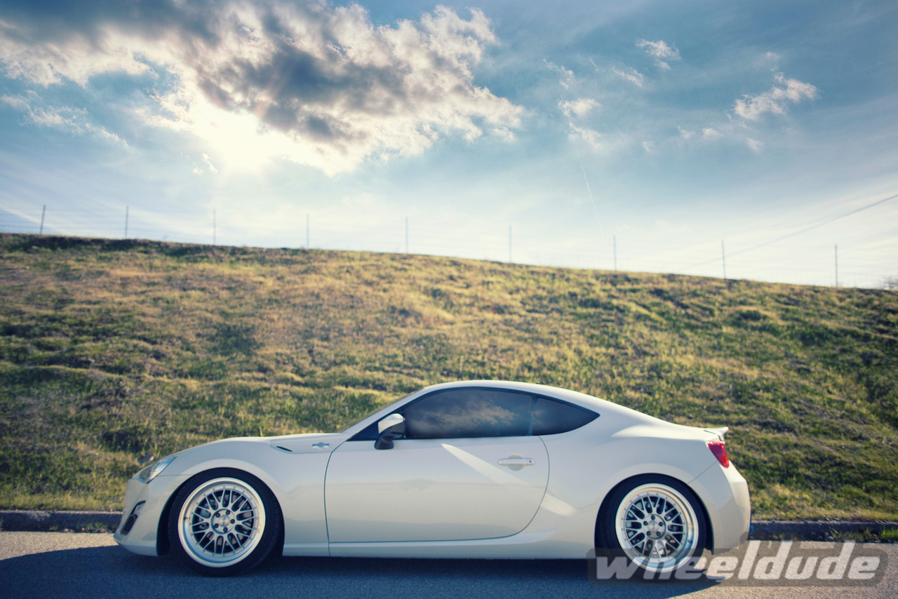 photo 8 Scion FR-S custom wheels Linea Corse Lemans 18x8.5, ET +40, tire size 225/40 R18. 18x9.5 ET+40 255/35 R18