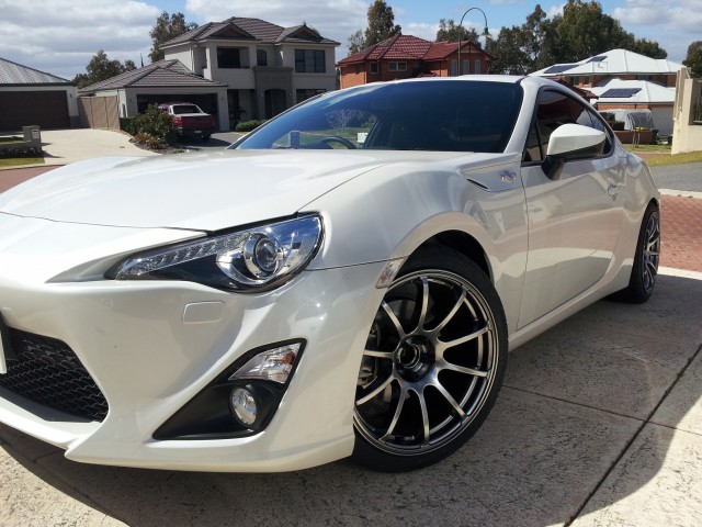 photo 1 Scion FR-S custom wheels Rota G-force 18x9.0, ET +35, tire size 225/40 R18. x ET