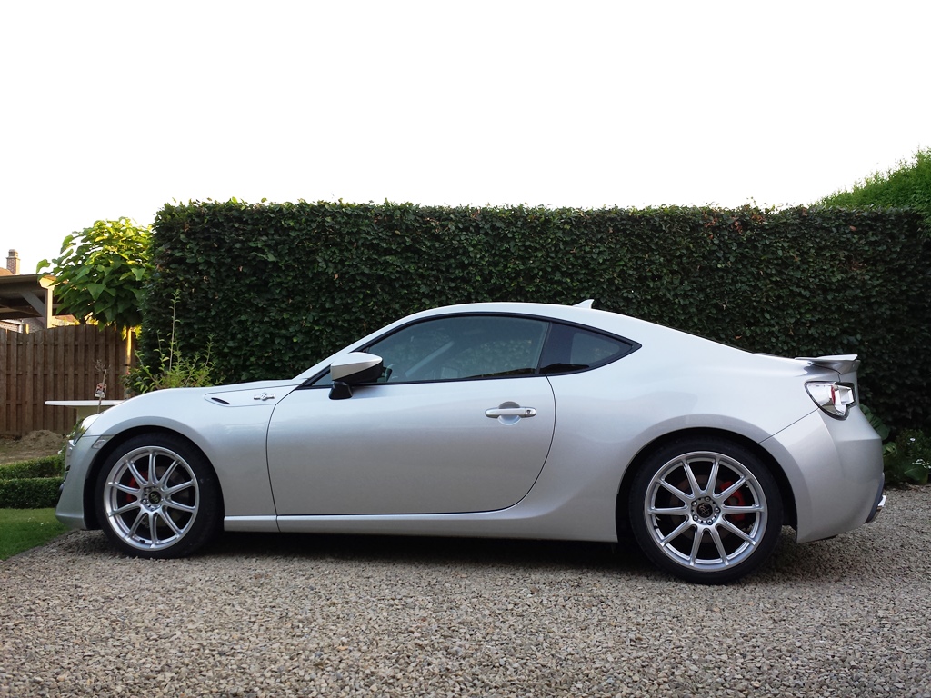 photo 4 Scion FR-S custom wheels Rota GR-A 18x7.5, ET +48, tire size 215/40 R18. x ET 