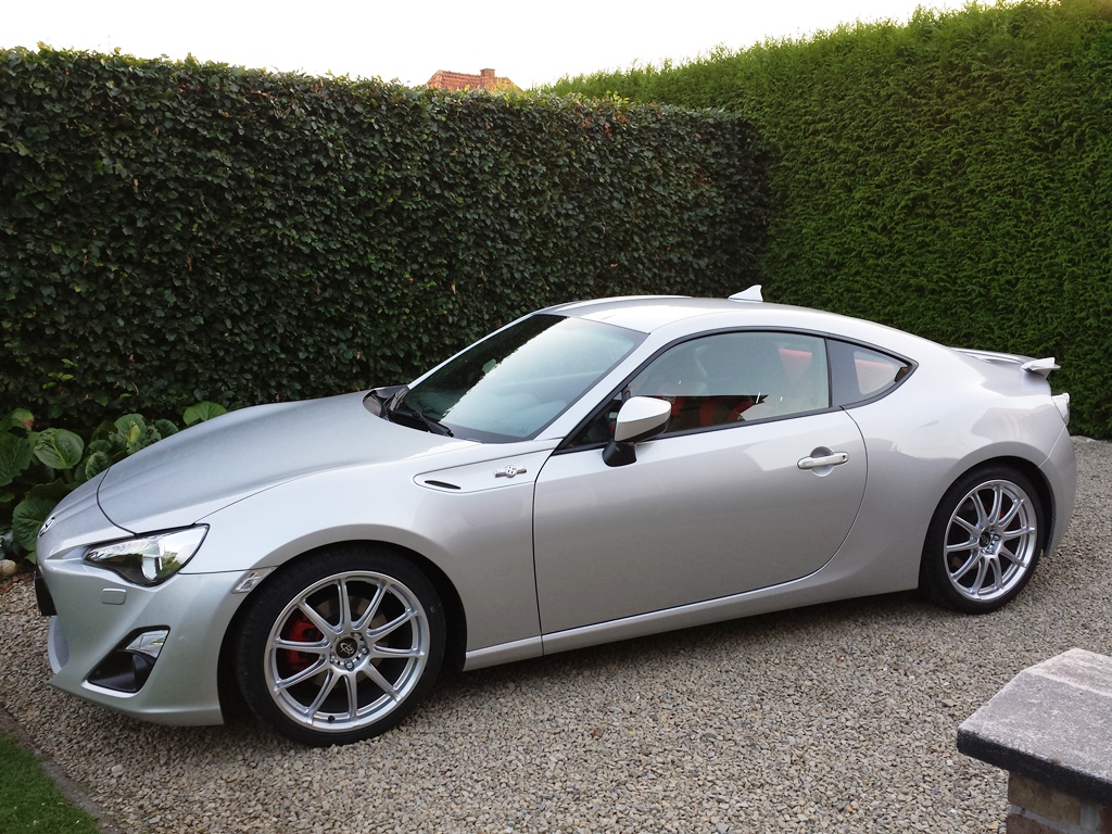photo 7 Scion FR-S custom wheels Rota GR-A 18x7.5, ET +48, tire size 215/40 R18. x ET 