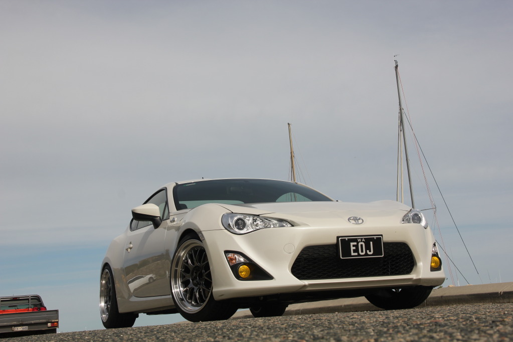 photo 2 Scion FR-S custom wheels Rota MXR 18x9.5, ET +38, tire size 225/ R18. x ET 235/ R