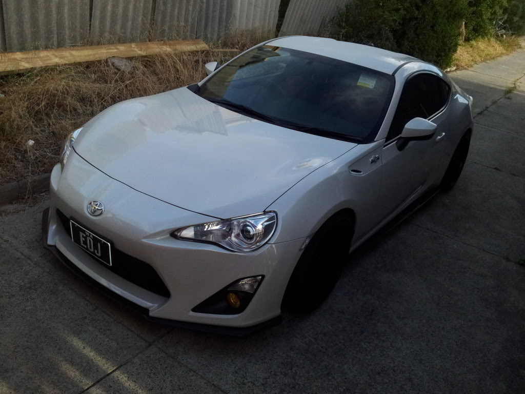 photo 2 Scion FR-S custom wheels Rota MXR 18x9.5, ET +38, tire size 245/35 R18. x ET 255/35 R