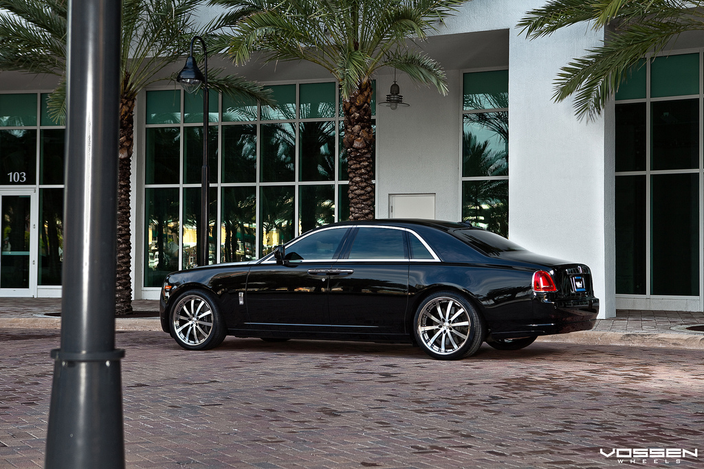 photo 4 Rolls-Royce Ghost custom wheels Vossen 083 22x9.0, ET , tire size X R22. 22x10.5 ET