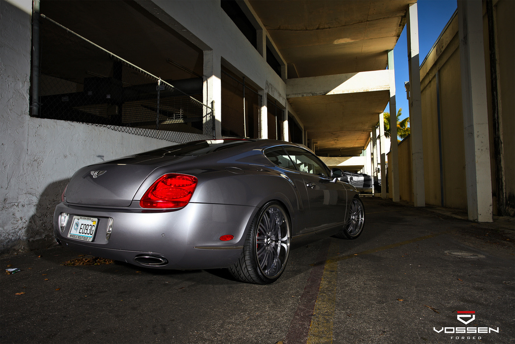 photo 3 Bentley Continental GT custom wheels Vossen VF082 22x9.5, ET , tire size X R22. 22x11.0 ET 