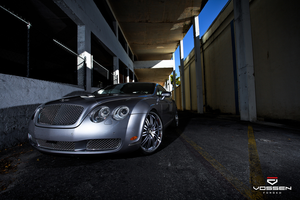 photo 4 Bentley Continental GT custom wheels Vossen VF082 22x9.5, ET , tire size X R22. 22x11.0 ET 