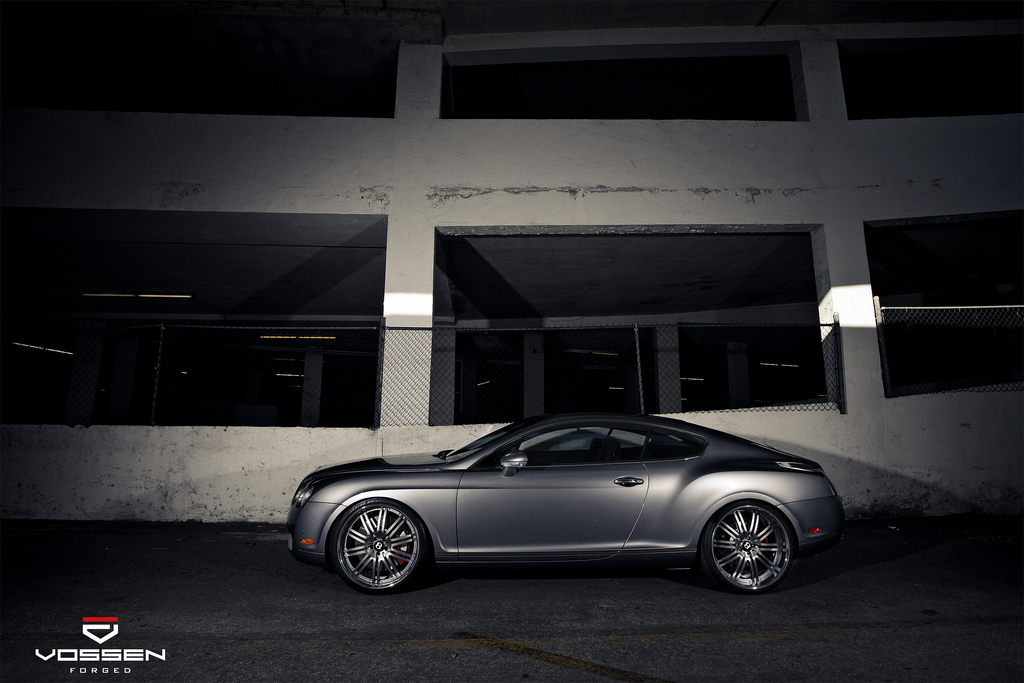 photo 7 Bentley Continental GT custom wheels Vossen VF082 22x9.5, ET , tire size X R22. 22x11.0 ET 