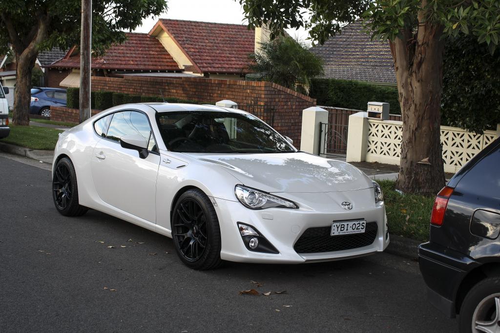 photo 2 Subaru BRZ custom wheels XXR 530 18x8.75, ET +33, tire size 235/40 R18. x ET