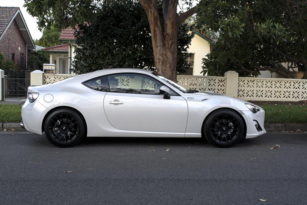 photo 4 Subaru BRZ custom wheels XXR 530 18x8.75, ET +33, tire size 235/40 R18. x ET