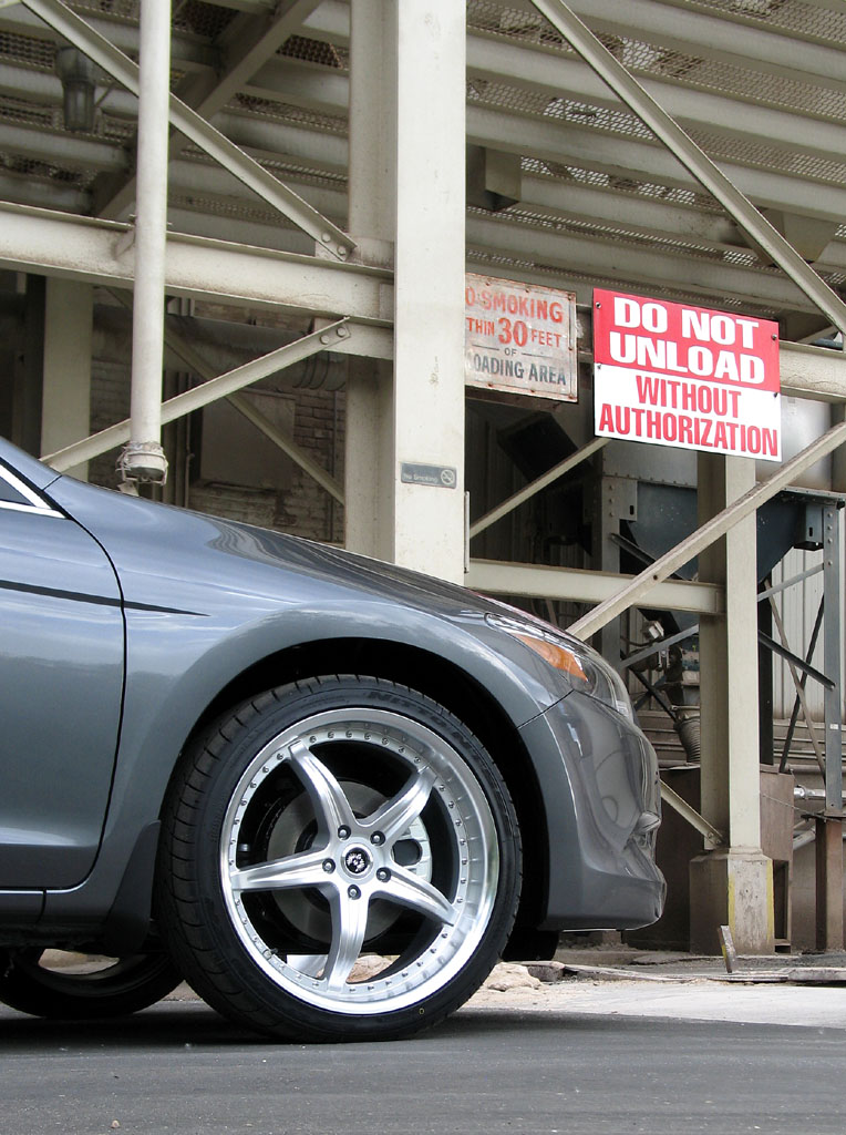photo 1 Honda Accord custom wheels Stern De Eligance 20x8.5, ET +45, tire size 245/35 R20. x ET 