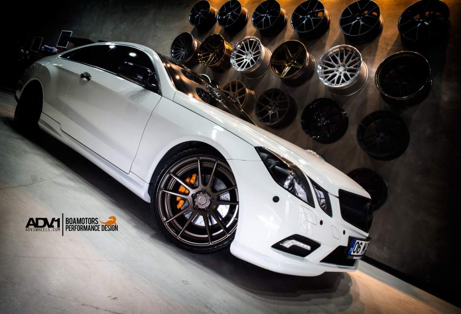photo 4 Mercedes-Benz E-Class custom wheels ADV.1 5.2MV2 19x8.5, ET , tire size X R19. 19x9.0 ET 