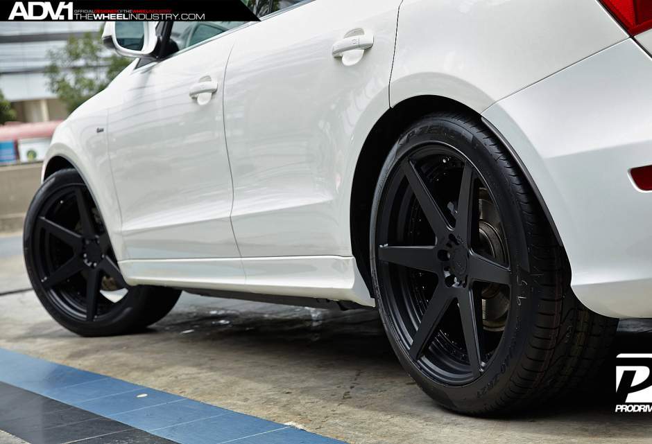 photo 2 Audi Q5 custom wheels ADV.1 6 MV2 21x9.0, ET , tire size 255/40 R21. 21x9.5 ET 