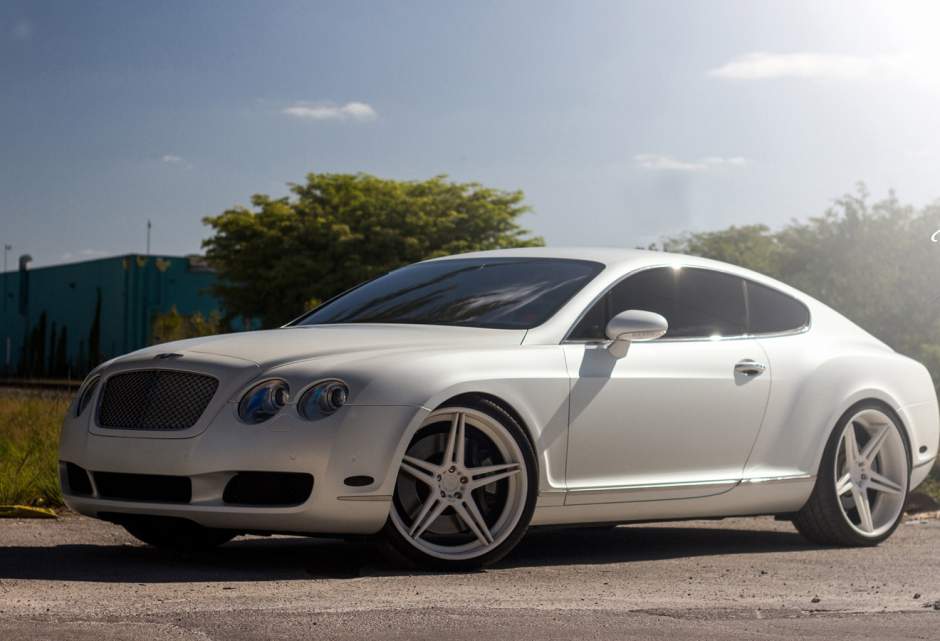 photo 2 Bentley Continental GT custom wheels ADV.1 05DC 22x9.5, ET , tire size X R22. 22x10.5 ET