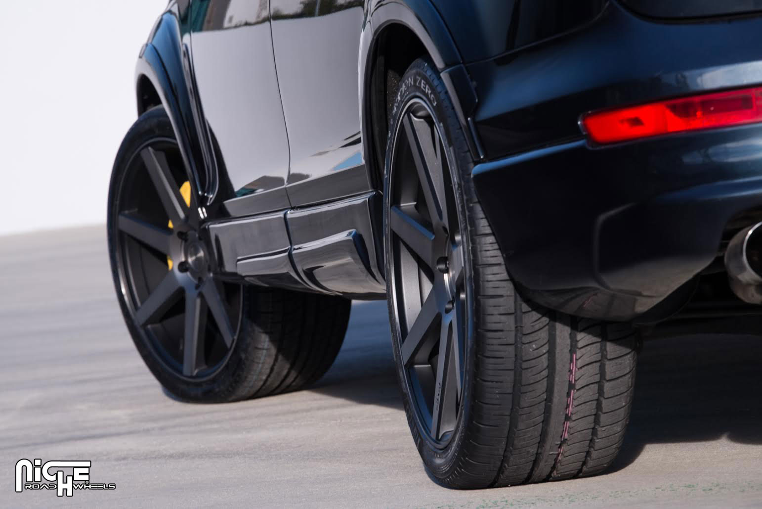 photo 5 Audi Q7 custom wheels Niche Verona - M150 22x, ET , tire size 285/35 R22. x ET 