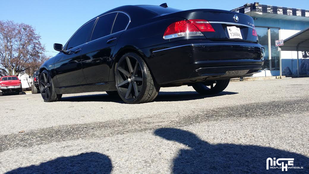 photo 3 BMW 750 custom wheels Niche Verona - M150 22x, ET +15, tire size 255/30 R22. 22x ET+20 295/25 R22