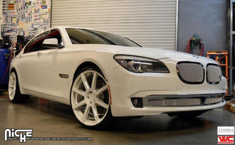 photo 3 BMW 750 custom wheels Niche Nyx 22x, ET +15, tire size X R22. 22x ET+42 