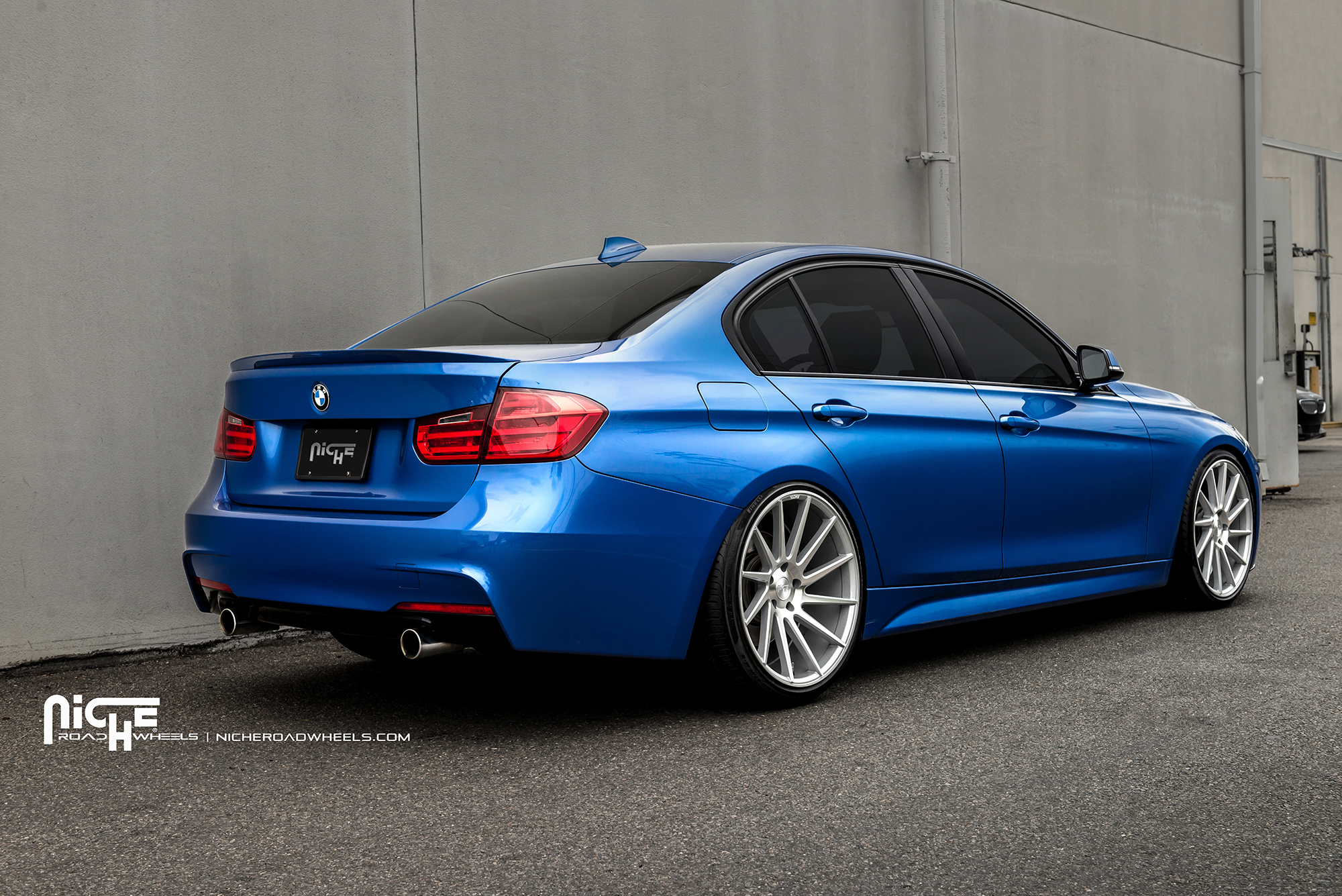 photo 2 BMW 335 custom wheels Niche Surge - M112 20x8.5, ET +35, tire size 235/35 R20. 20x10.5 ET+35 255/35 R20