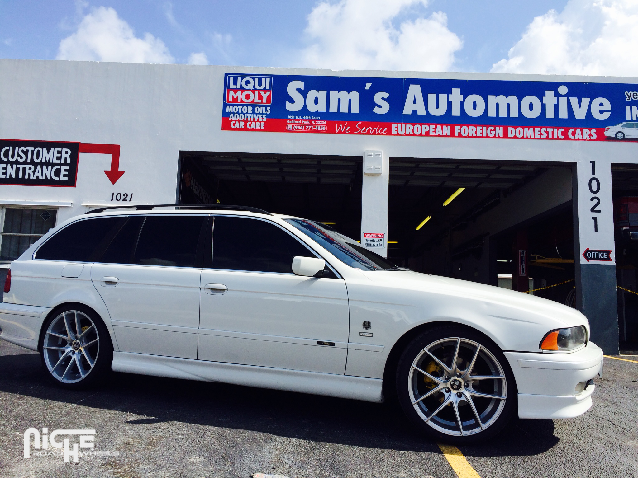 photo 2 BMW 528 custom wheels Niche Targa - M131 20x8.5, ET +15, tire size 245/35 R20. 20x10.0 ET+20 275/30 R20