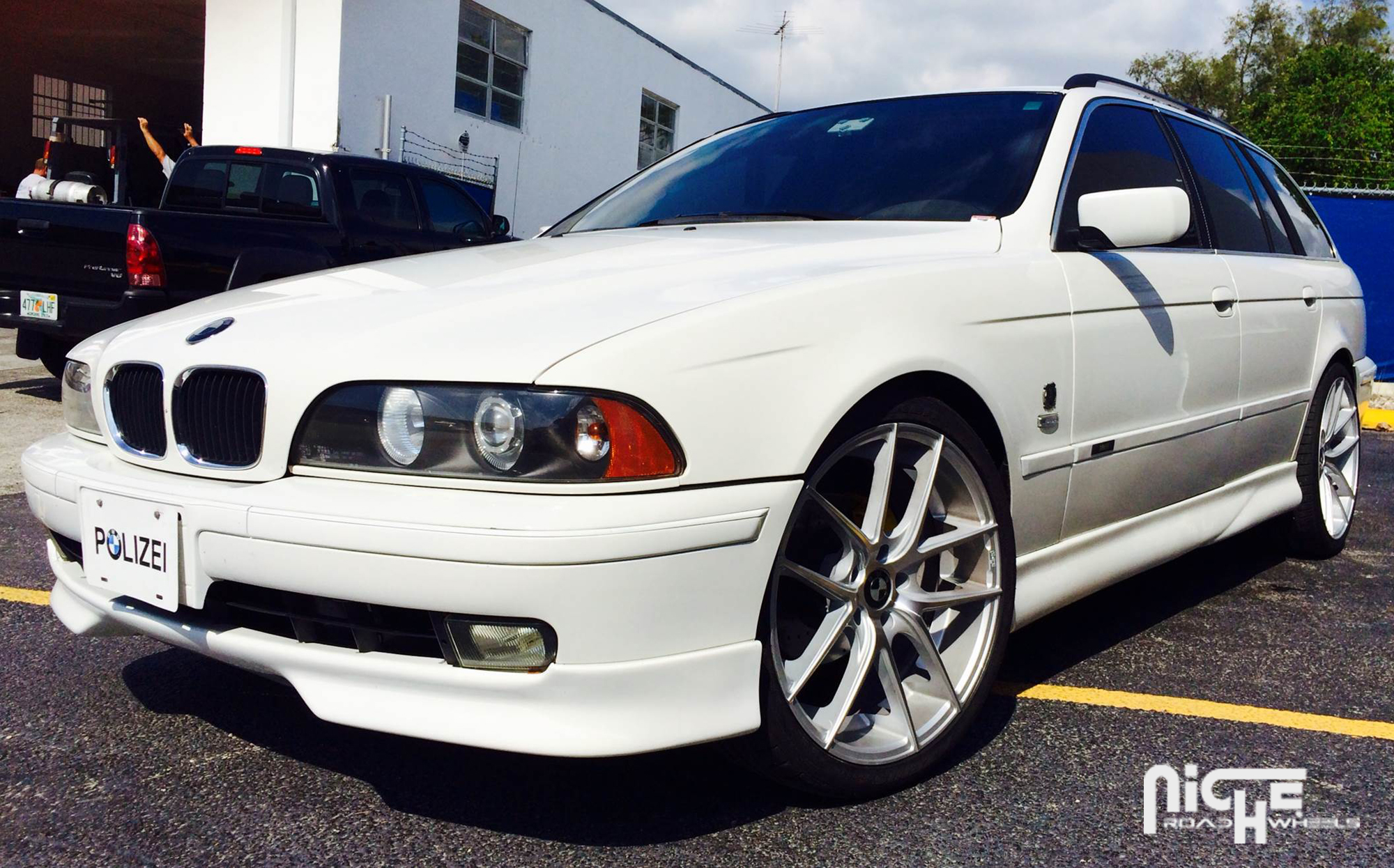 photo 1 BMW 528 custom wheels Niche Targa - M131 20x8.5, ET +15, tire size 245/35 R20. 20x10.0 ET+20 275/30 R20