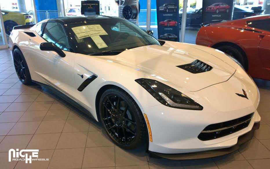 photo 1 Chevrolet Corvette custom wheels Niche Targa 19x, ET +50, tire size 245/35 R19. 19x ET+68 285/30 R19