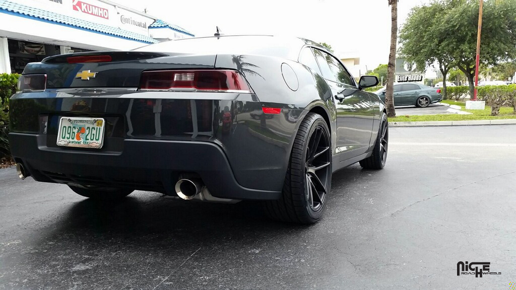 photo 2 Chevrolet Camaro custom wheels Niche Targa - M130  20x8.5, ET +35, tire size 275/40 R20. 20x10.0 ET+35 315/35 R20