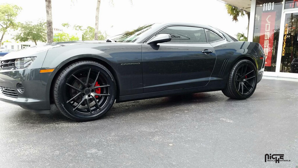 photo 4 Chevrolet Camaro custom wheels Niche Targa - M130  20x8.5, ET +35, tire size 275/40 R20. 20x10.0 ET+35 315/35 R20