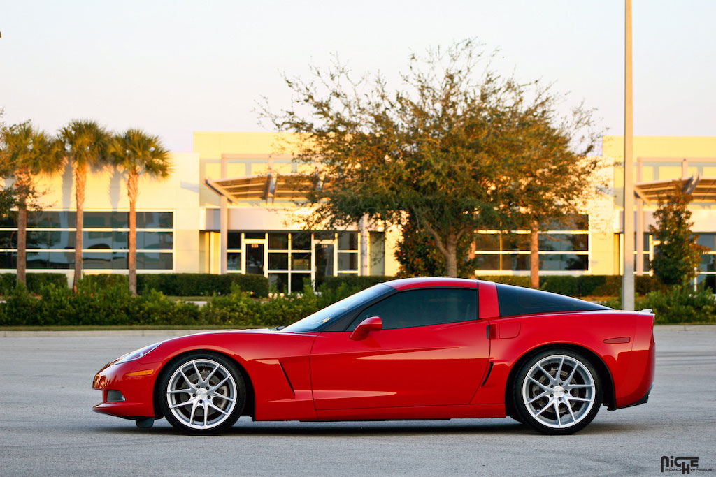 photo 3 Chevrolet Corvette custom wheels Niche Targa - M131 19x8.5, ET +35, tire size X R19. 20x10.0 ET+40 