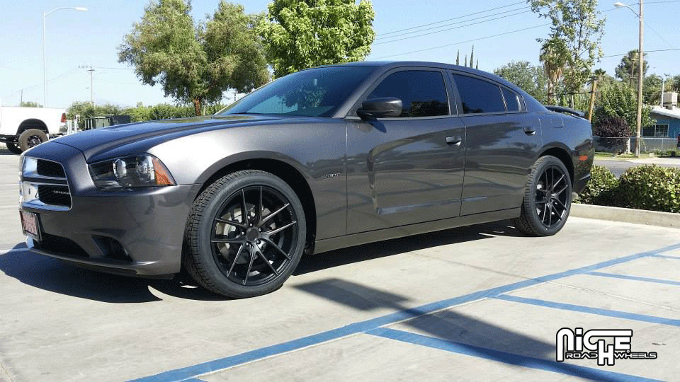photo 1 Dodge Charger custom wheels Niche Targa - M130  20x8.5, ET , tire size X R20. x ET 