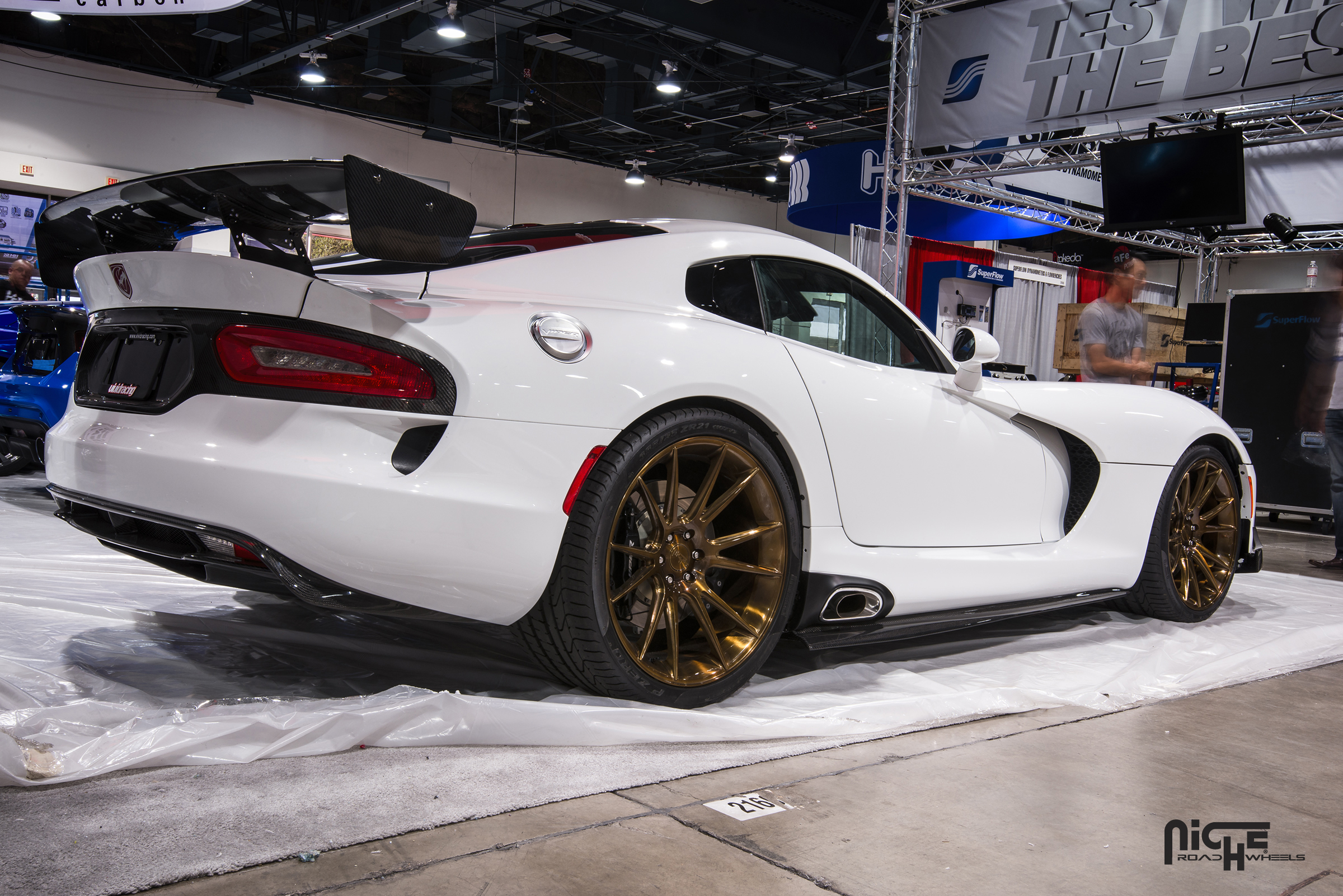 photo 2 Dodge SRT Viper custom wheels Niche Vicenza 20x10.5, ET , tire size X R20. 21x12.0 ET