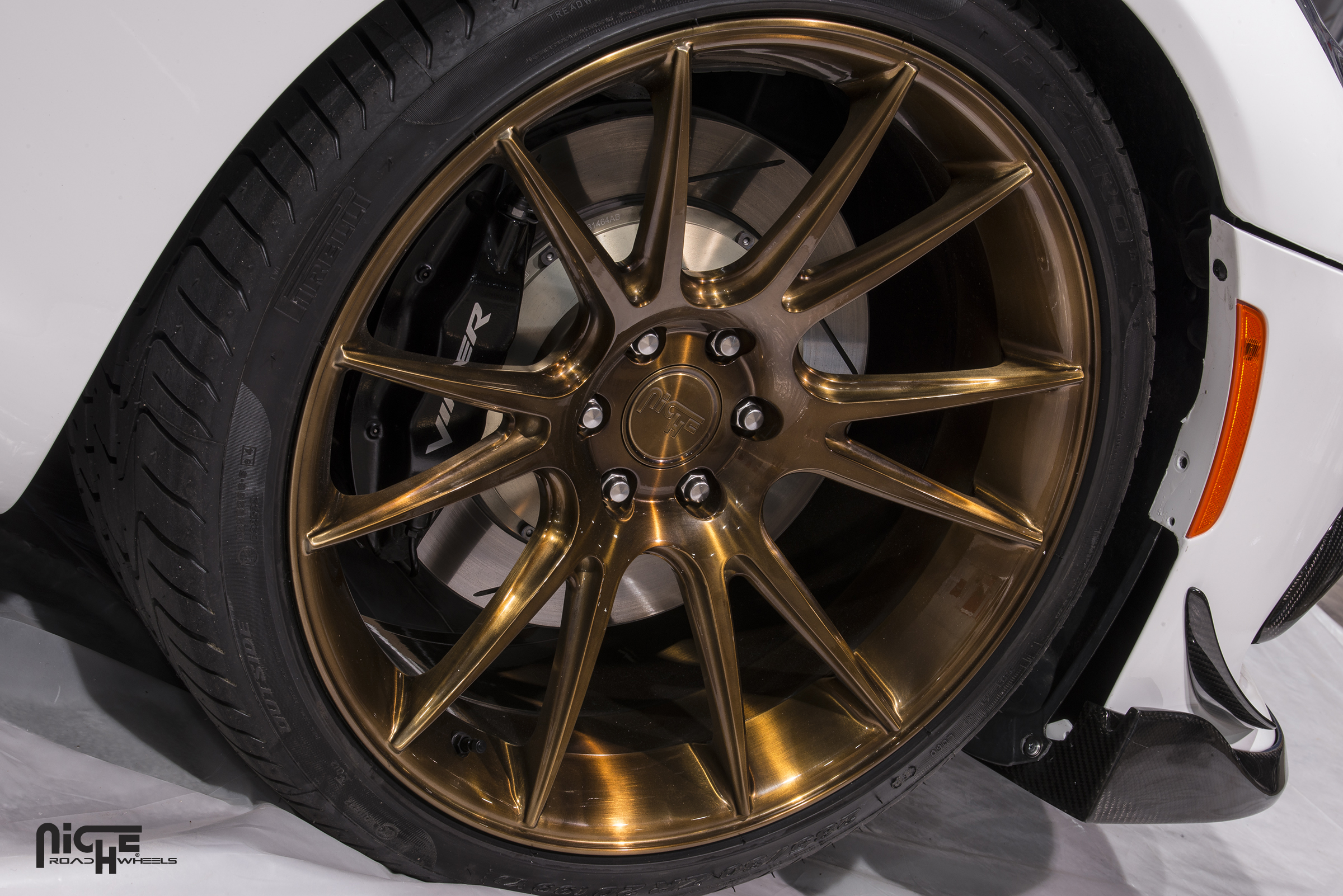 photo 1 Dodge SRT Viper custom wheels Niche Vicenza 20x10.5, ET , tire size X R20. 21x12.0 ET