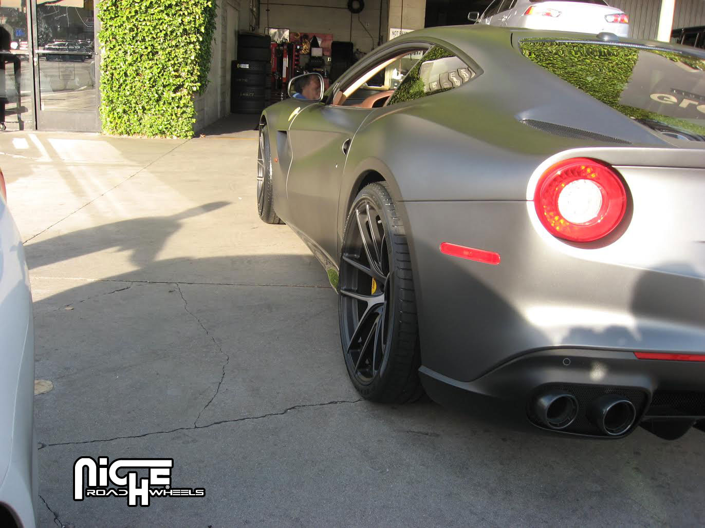 photo 2 Ferrari F12berlinetta custom wheels Niche Targa 21x, ET +41, tire size X R21. 21x ET+44 