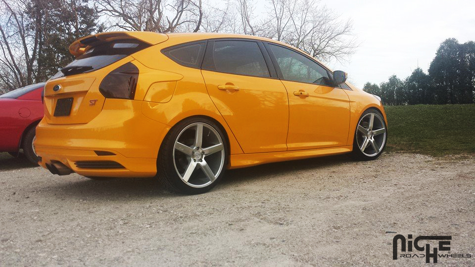 photo 1 Ford Focus ST custom wheels Niche Milan - M135 19x, ET , tire size X R19. x ET 